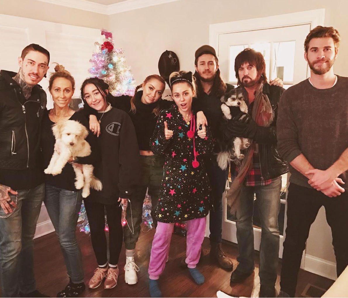 Keeping Up With…The Cyrus Family? | THE NEW HOT 89.9